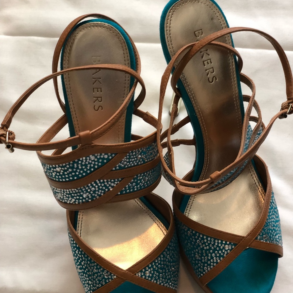 Sandals - Picture 2 of 3